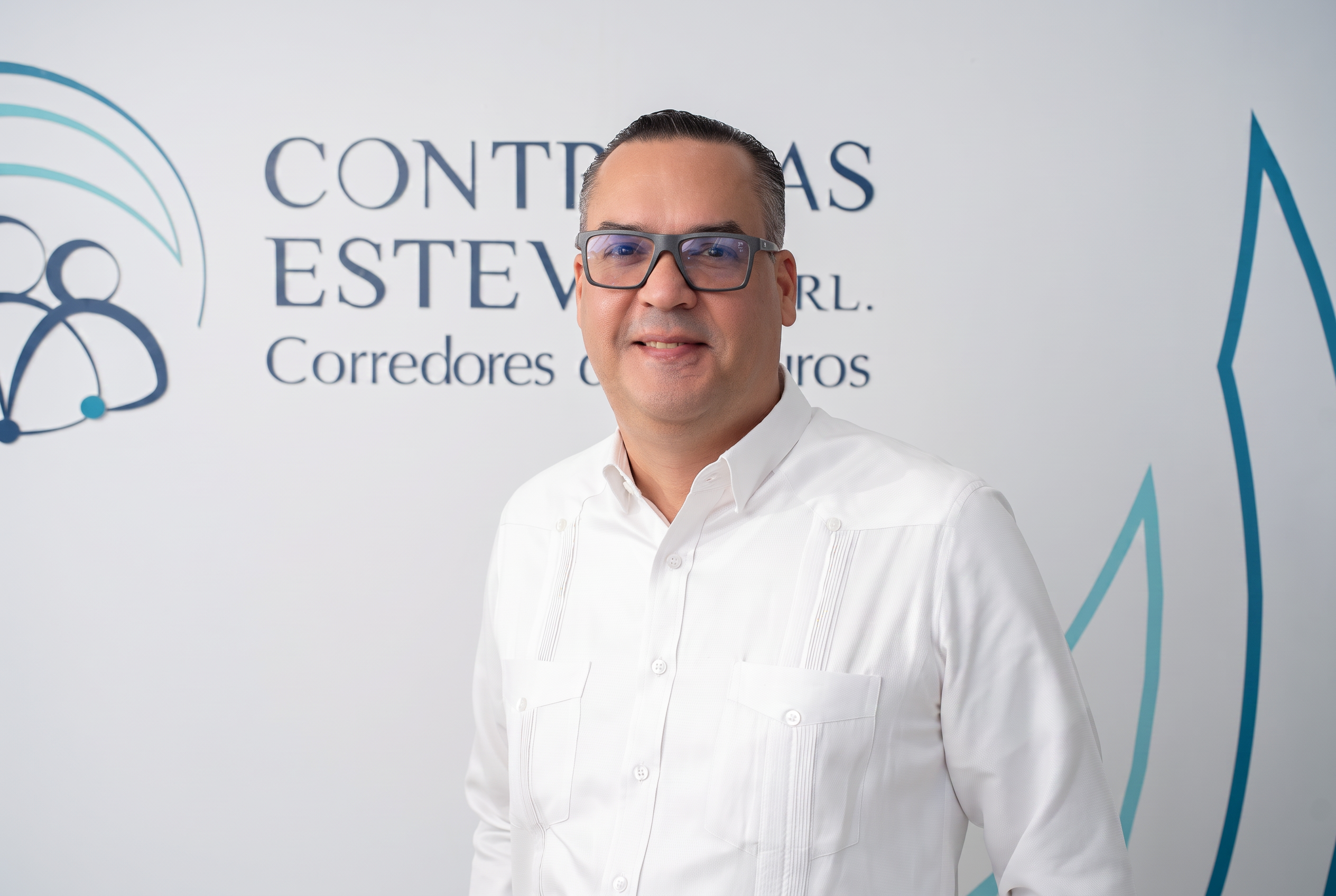 Liderazgo de Contreras Estévez Corredores de Seguros.